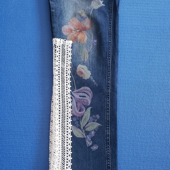 Host Pick Desigual Exotic Jeans - Picture 5 of 11